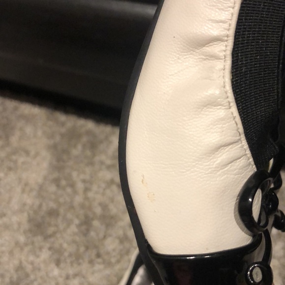 Adrienne Vittadini flats - Picture 8 of 9